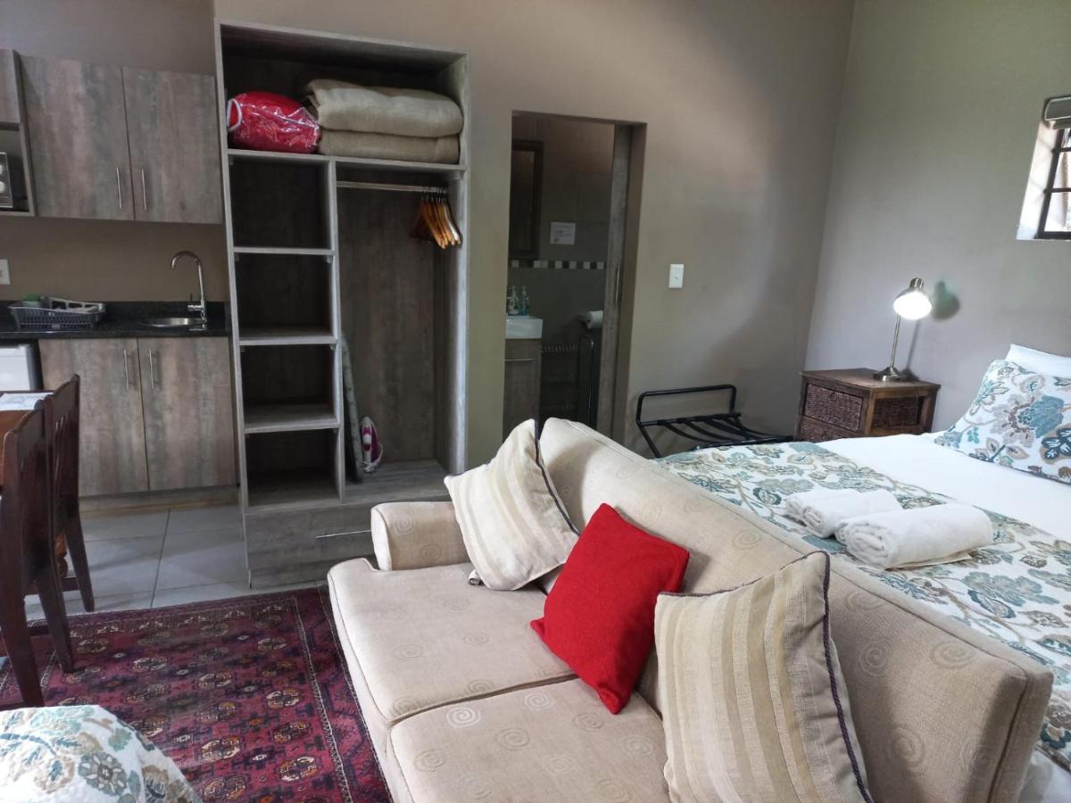 A Little Guesthouse Bloemfontein Dış mekan fotoğraf