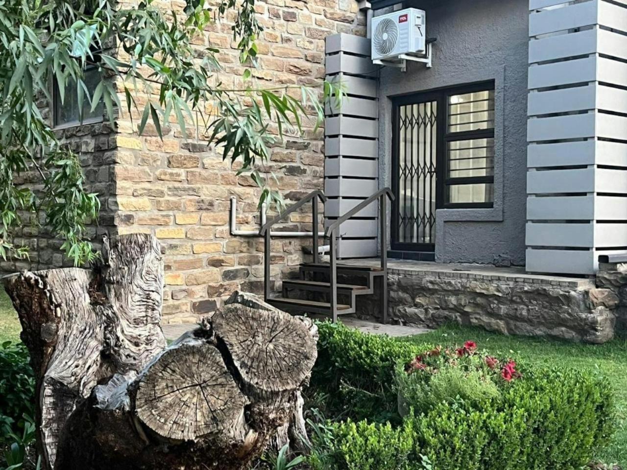 A Little Guesthouse Bloemfontein Dış mekan fotoğraf