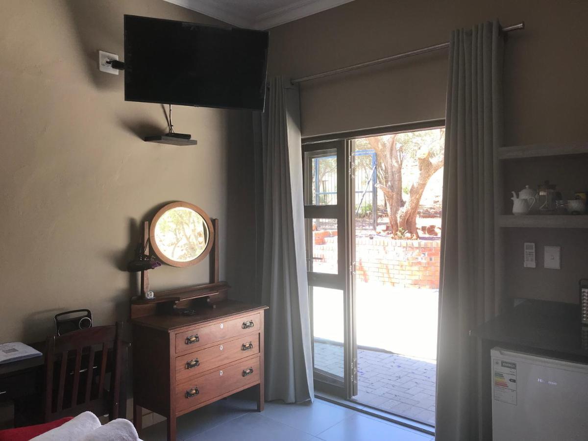 A Little Guesthouse Bloemfontein Dış mekan fotoğraf